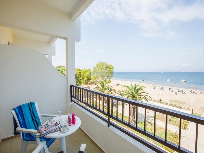 Island Beach Resort (Adults Only) 卡沃斯 外观 照片